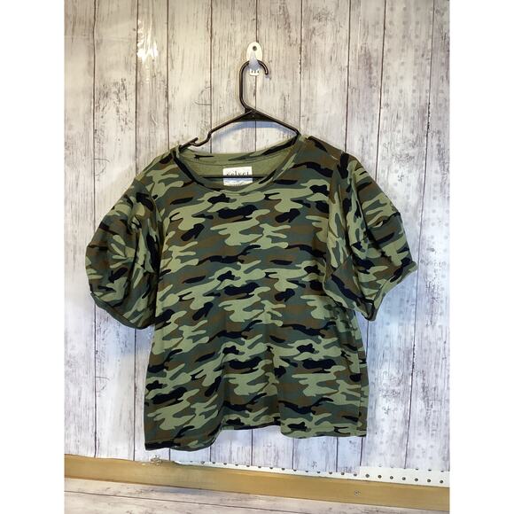 Velvet by Graham & Spencer Other - Velvet by Graham & Spencer Men’s Edie Camo Tee Size XL